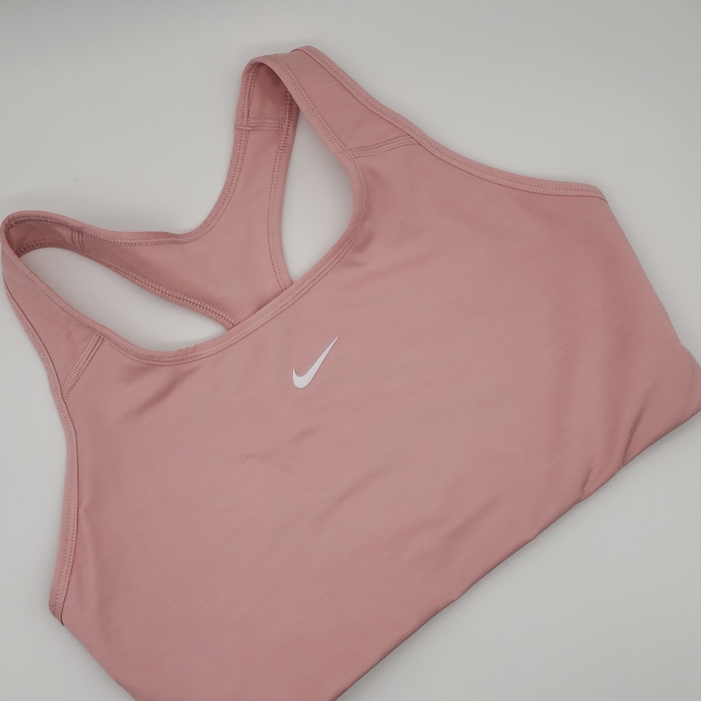 Swoosh Dri-FIT Racerback Sports Bra NIKE
